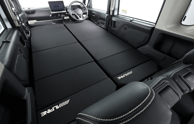 屋外作業やアウトドア、万が一の備えにも活躍するポータブル電源