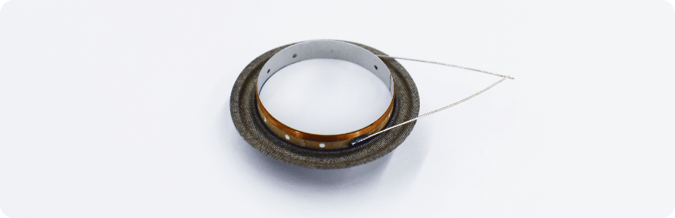 ボイスコイルの巻き線に6N8高純度銅（99.99998％）を採用